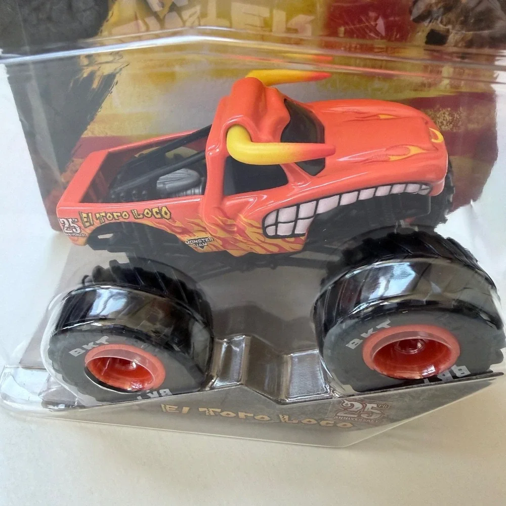 Monster Jam El Toro Loco 25th Anniversary Legacy Truck Series 46 1:64 Die-Cast